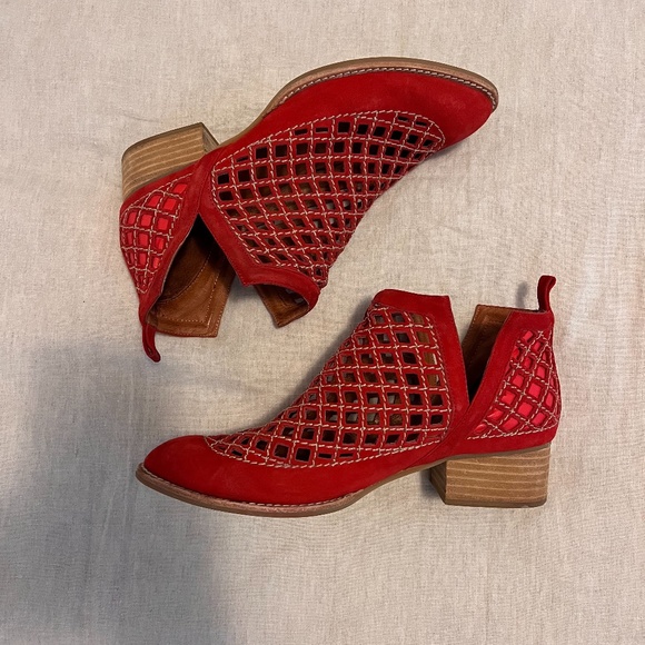 Jeffrey Campbell Taggart Bootie, Red, size 7.5 - Picture 4 of 4
